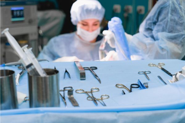 How to Become a Surgical Tech: Your Path to Becoming a Surgical Technologist
